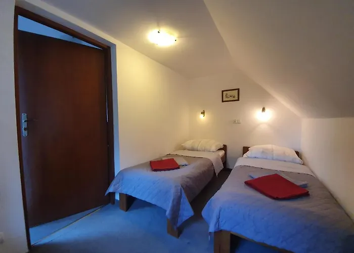 Czajka Bed & Breakfast 2*